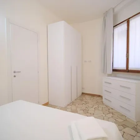 Sky House Carrara Апартаменты *